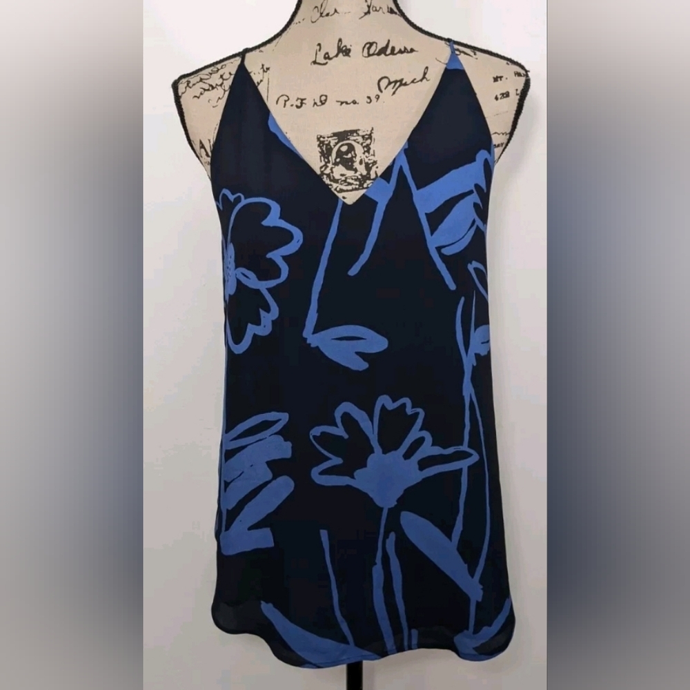 Ann Taylor LOFT Size M Navy w/Blue Floral Pattern Spaghetti Strap Top V-Neck